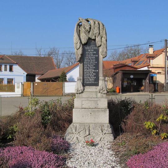 Pomník padlým v Buzicích