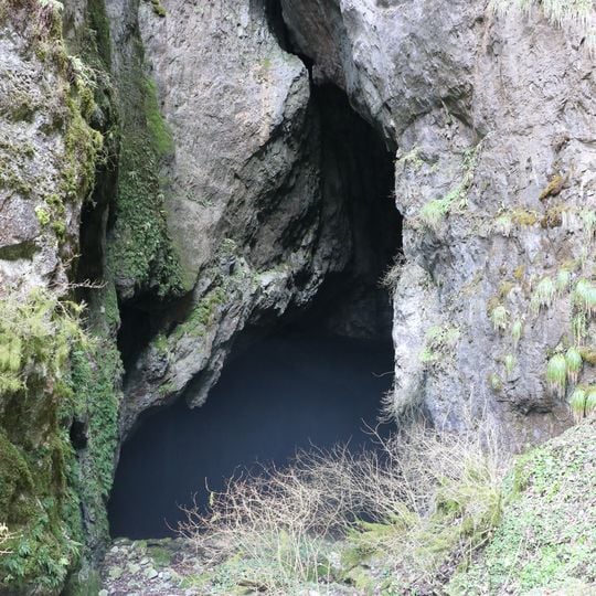 Himesakakanachiana Limestone Cave