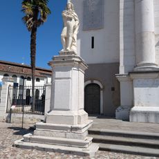Statue