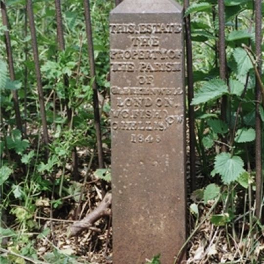 Boundary Post At So 7837 4693