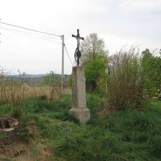 Kříž severně od Makova