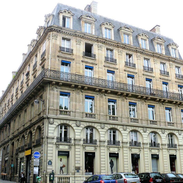 Immeubles aux abords de l'église de la Sainte-Trinité