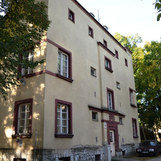 Kolónia Krajinské domky, dom bytový