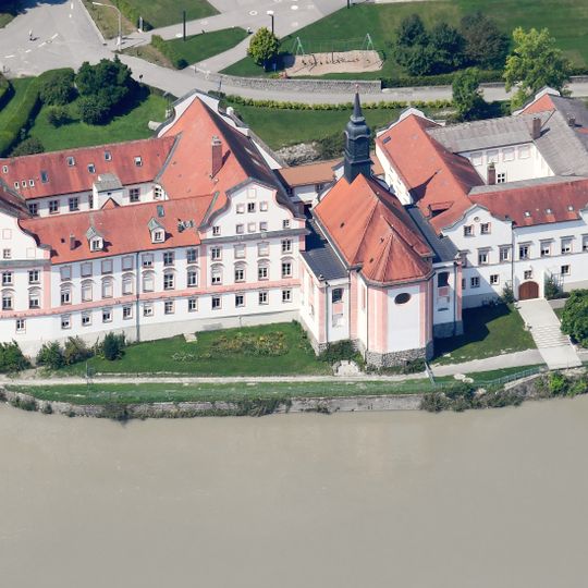 Schloss Neuhaus am Inn