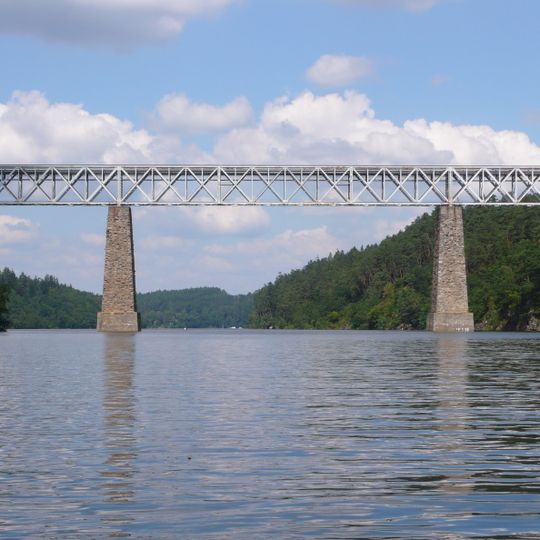 Červená railway bridge