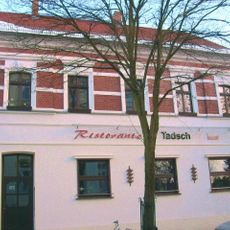 Park-Café; Wohnhaus in geschlossener Bebauung, rechts Gaststättenanbau Friedrichsstraße 10