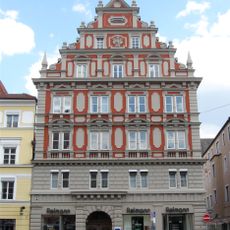 Wohn- und Geschäftshaus