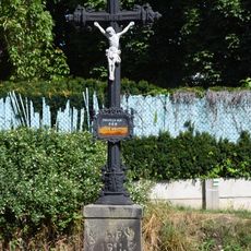 Kříž v Černovicích u Svatavské ulice železničního přechodu