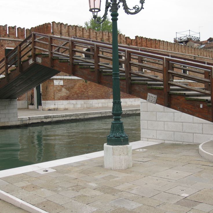 Arsenal Bridge