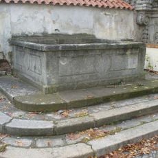 Kašna u kostela Nejsvětější Trojice v Kolíně