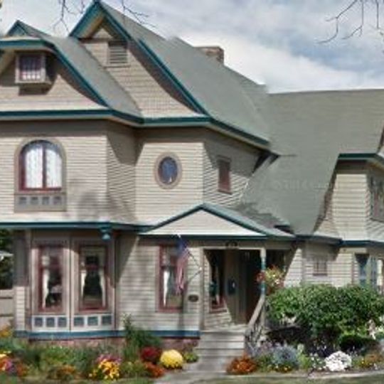 Casa Russell Sackett