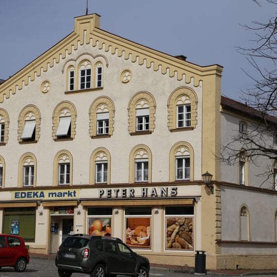 Wohn- und Geschäftshaus