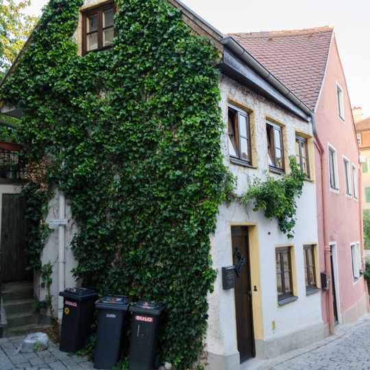 Ehemals zwei Kleinhäuser, jetzt Wohnhaus