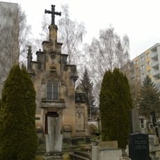 Hrobka rodiny Hendrichovy a Švermovy