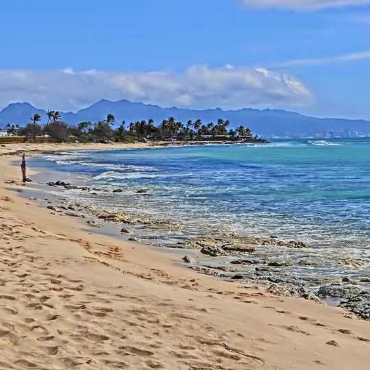 Oneʻula Beach