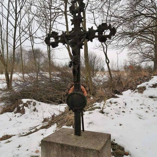Kříž v zaniklé obci Hrachoviště