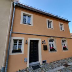 Wohnhaus in Ecklage in halboffener Bebauung Unterm Schloß 1