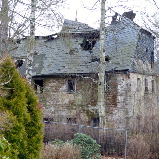 Wohnmühlenhaus mit Resten des Mühlgrabens Schloßplatz 6