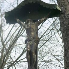 Kříž ve Svojsíkových sadech v Jirkově