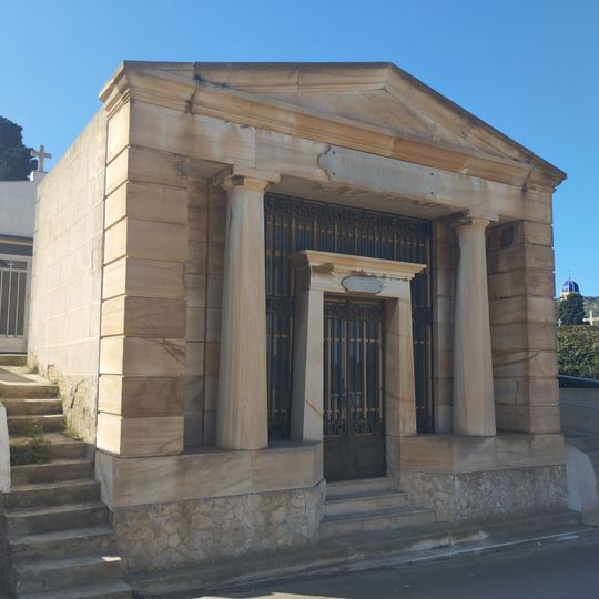 Panteón de Casimiro Muñoz