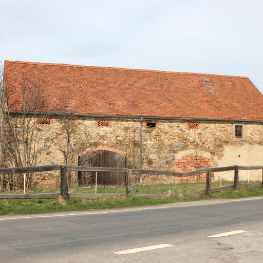 Wohnhaus und winklige Scheune eines Gehöfts Meschwitz 17