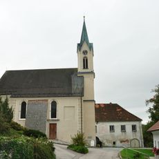 Kath. Filialkirche hl. Michael und ehem. Friedhofsfläche