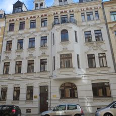 Mietshaus in geschlossener Bebauung Rudolf-Breitscheid-Straße 15