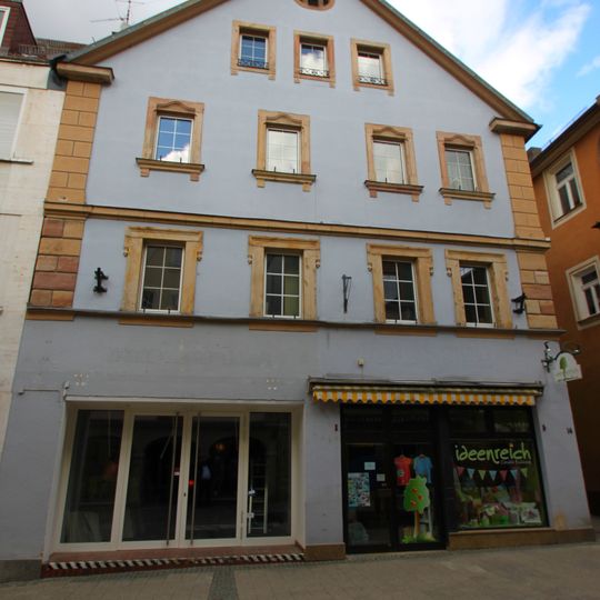 Wohn- und Geschäftshaus