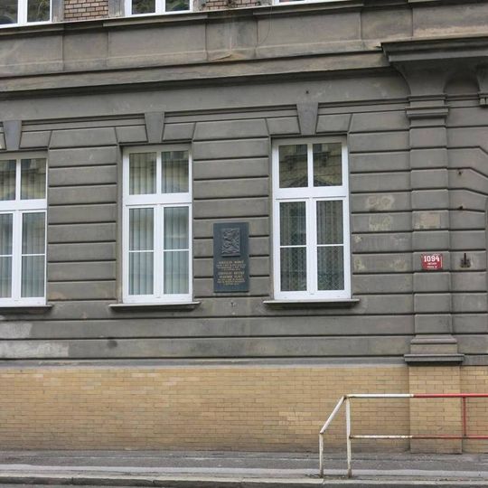 Pamětní deska padlým v květnu 1945 v Praze