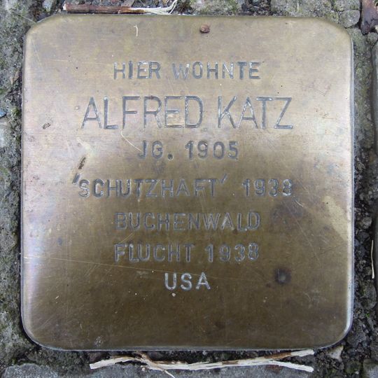 Stolperstein en memoria de Alfred Katz