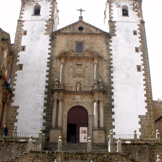 Convento de la Preciosa Sangre, la Casa del Sol y la Iglesia Conventual de San Francisco Javier