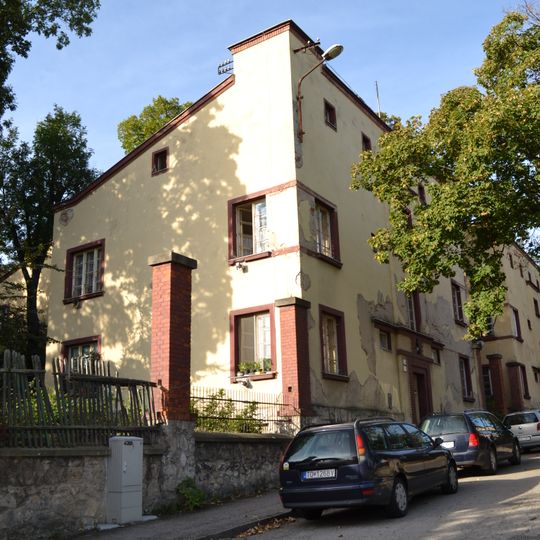 Kolónia Krajinské domky, dom bytový