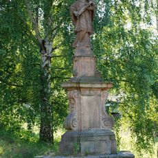 Socha svatého Jana Nepomuckého u hřbitova v Manětíně