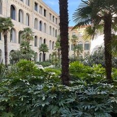 Saint-Lazare Garden