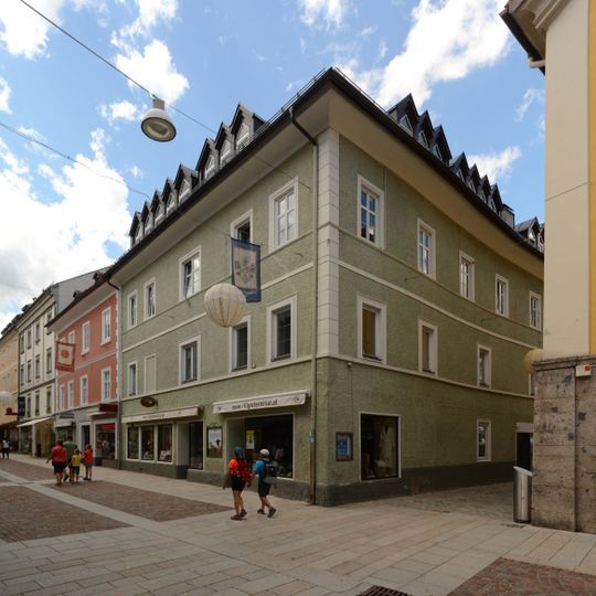 Geschäfts- und Wohngebäude Johann Ignaz Oberhueber-Gasse 2
