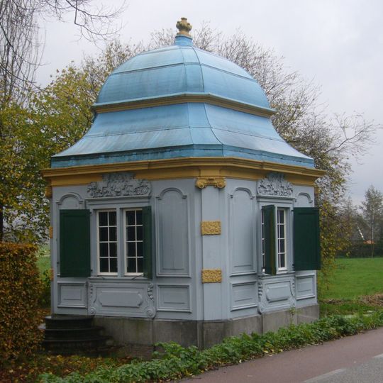 Theekoepel, Valkenheining