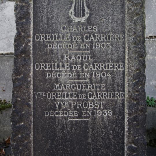 Grave of Oreille de Carrière