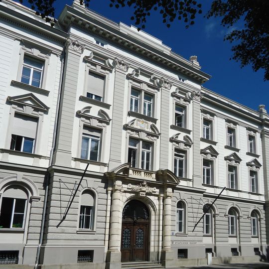 Ehemalige Versicherungsanstalt für Schwaben und Neuburg, jetzt Staatliches Bauamt