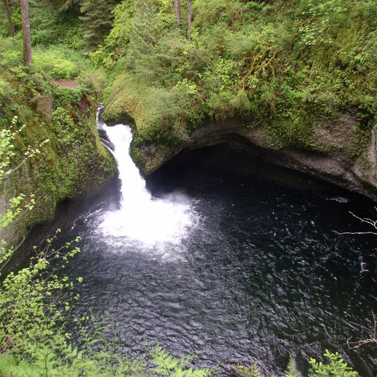 Punch Bowl Falls