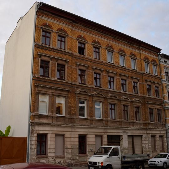 Schöninger Straße 6, 7