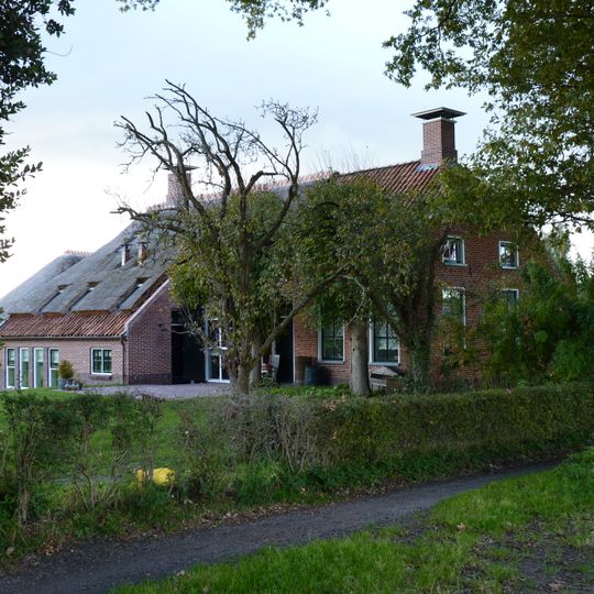 Dwarsdeelboerderij met één krimp