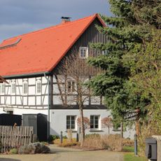 Wohnstallhaus eines Vierseithofes mit Einfriedung Kamenzer Straße 20