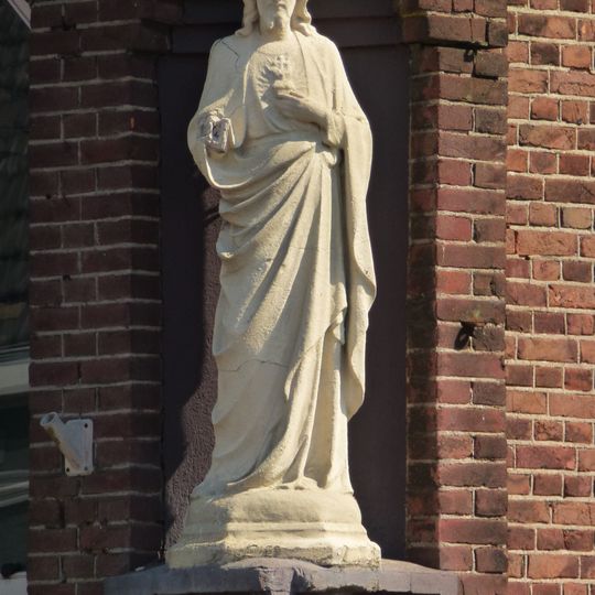 Statue of Sacred Heart of Jesus Christ