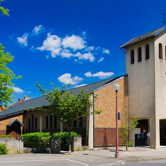 Église Notre-Dame-de-Lourdes de Devant-les-Ponts