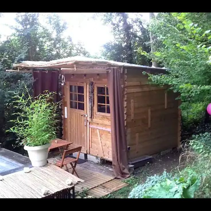 Cabin with Private Outdoor Jacuzzi