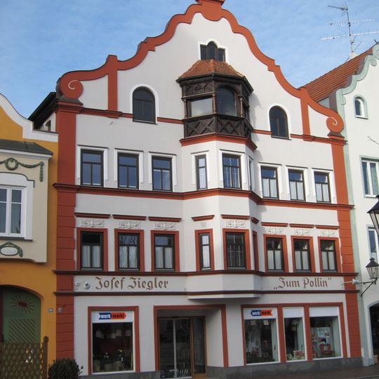 Wohn- und Geschäftshaus