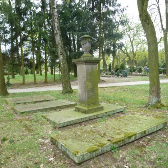 Grabmal der Familie Vibrans