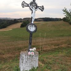 Kříž severně od Chlumu