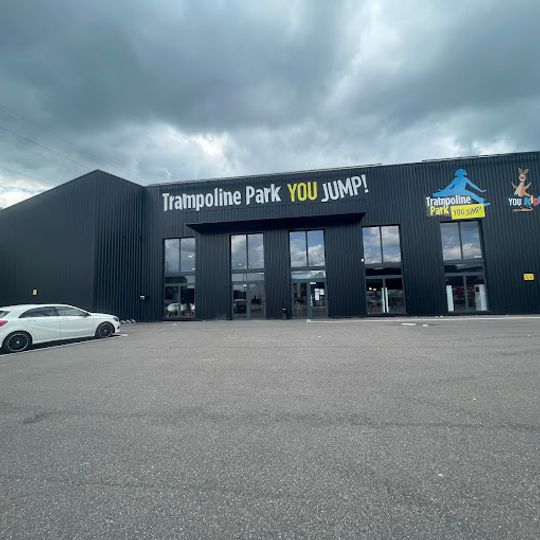 Trampoline Park You Jump!