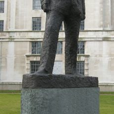 Statue of Charles Portal, 1st Viscount Portal of Hungerford